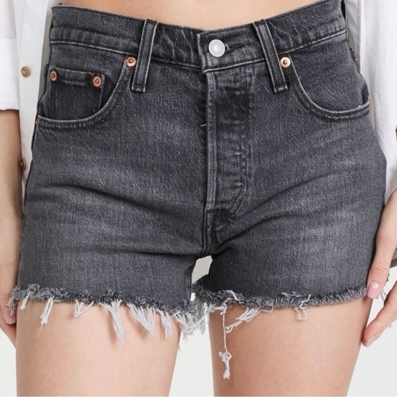 Levi’s 501 Original Denim Short Size 28 - Picture 6 of 6